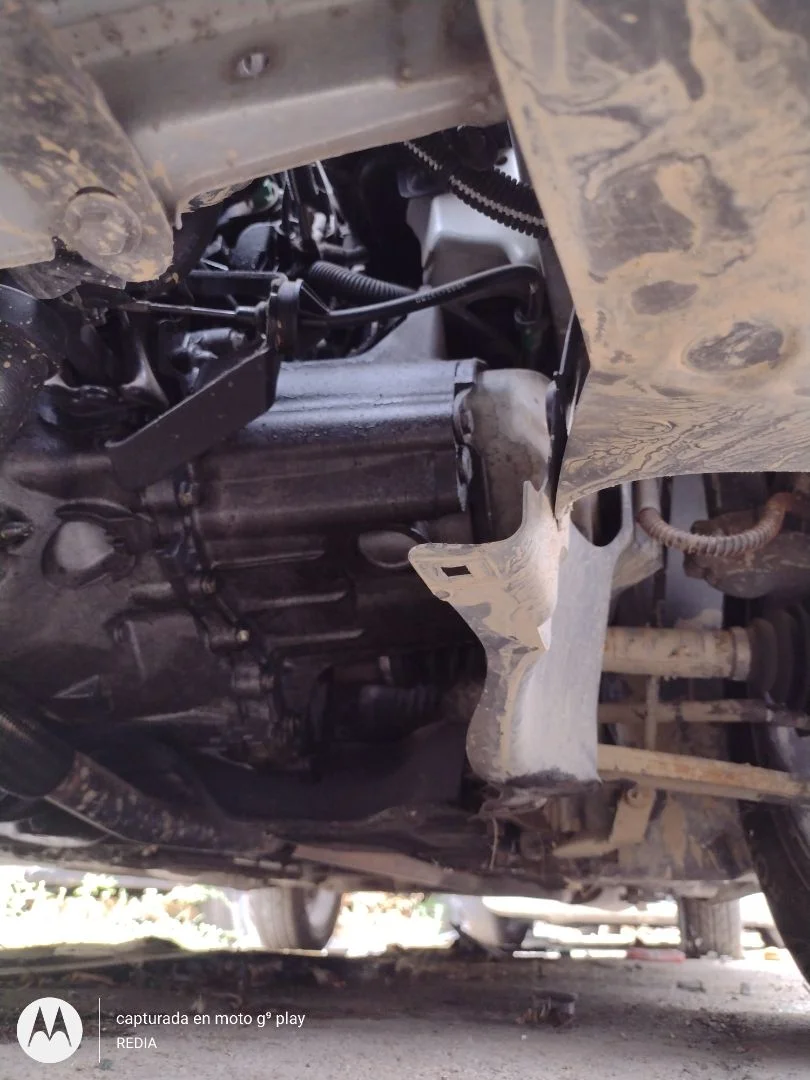 Foto de BRAZO SUSPENSION DELANTERO IZQUIERDO PEUGEOT 206 1.4 HDi (68 CV / 50 KW)