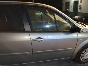 Foto de PUERTA DELANTERA DERECHA RENAULT SCENIC II (JM)