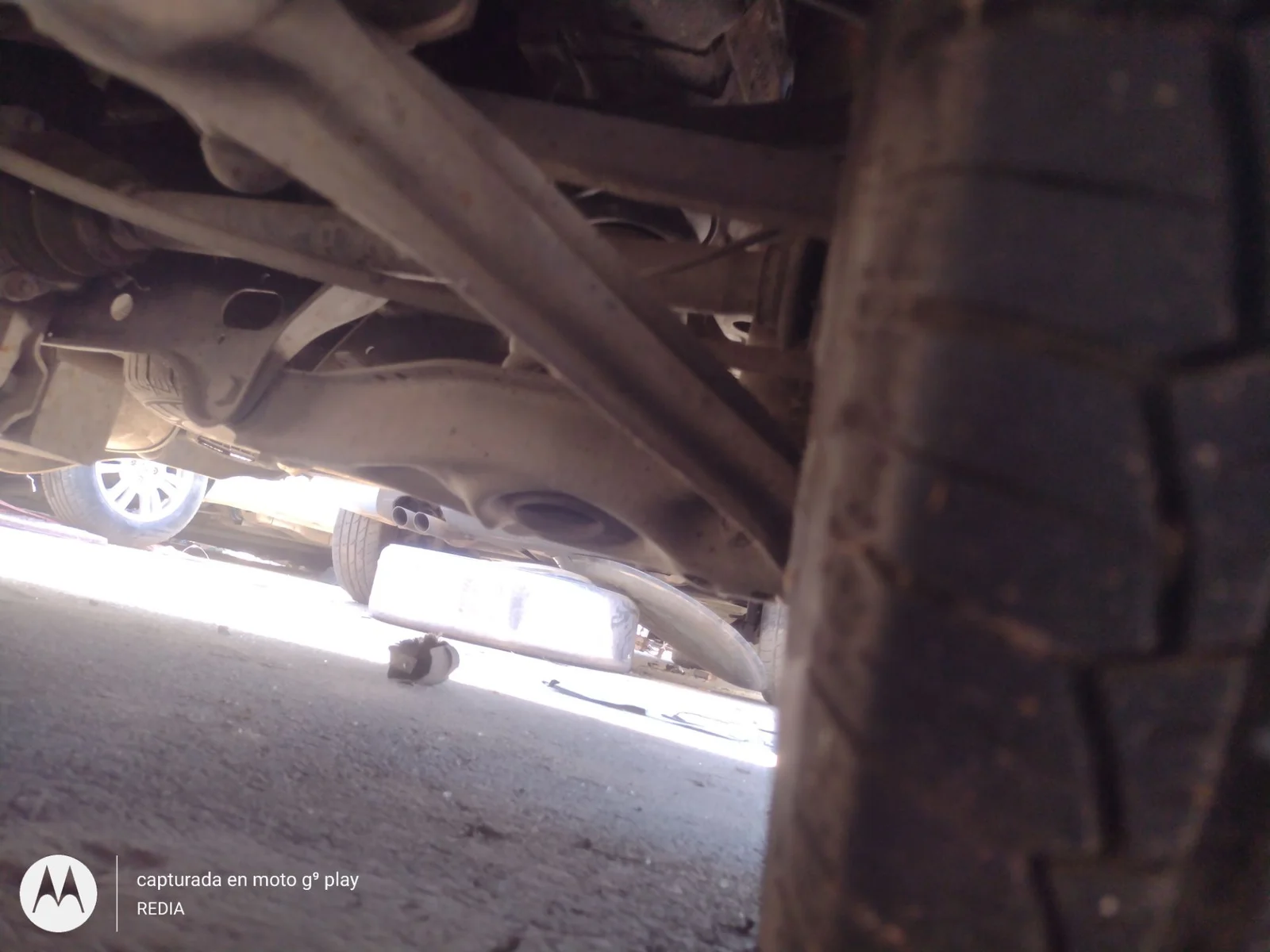 Foto de BRAZO SUSPENSION TRASERO IZQUIERDO SSANGYONG RODIUS 2.7 Turbodiesel CAT (163 CV / 120 KW)