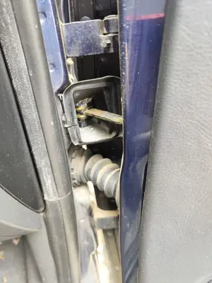 Foto de RETENEDOR PUERTA VOLKSWAGEN SHARAN (7M6/7M9) 1.9 TDI (116 CV / 85 KW)