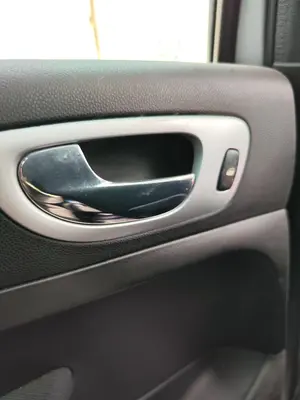Foto de MANETA INTERIOR TRASERA IZQUIERDA PEUGEOT 307 BERLINA (S2) 1.6 16V HDi (90 CV / 66 KW) referencia 9143F4 foto 5