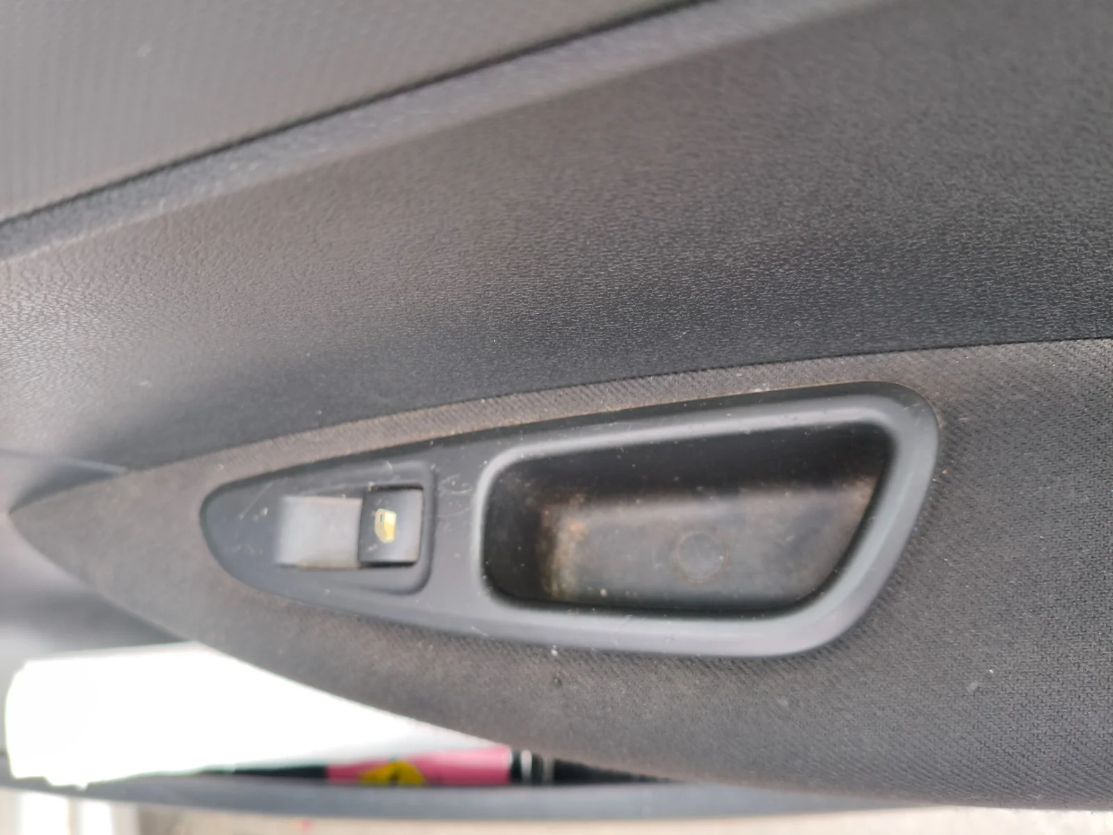 Foto de MANDO ELEVALUNAS TRASERO DERECHO PEUGEOT 308 SW 2.0 16V HDi FAP CAT (RHR / DW10BTED4) (136 CV / 100 KW)