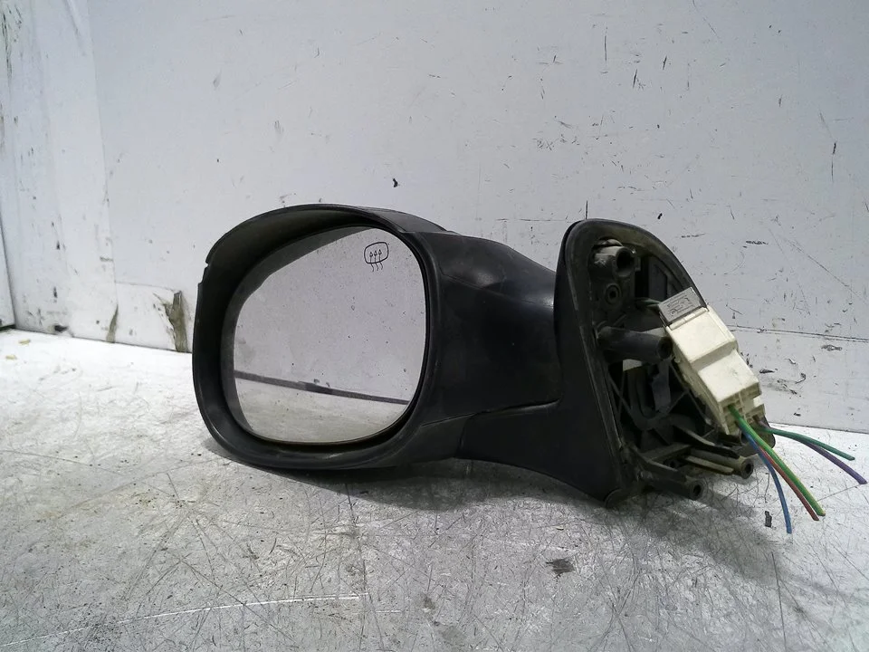 Foto de RETROVISOR IZQUIERDO CITROEN XSARA PICASSO 1.6 (95 CV / 70 KW) referencia 8149NH