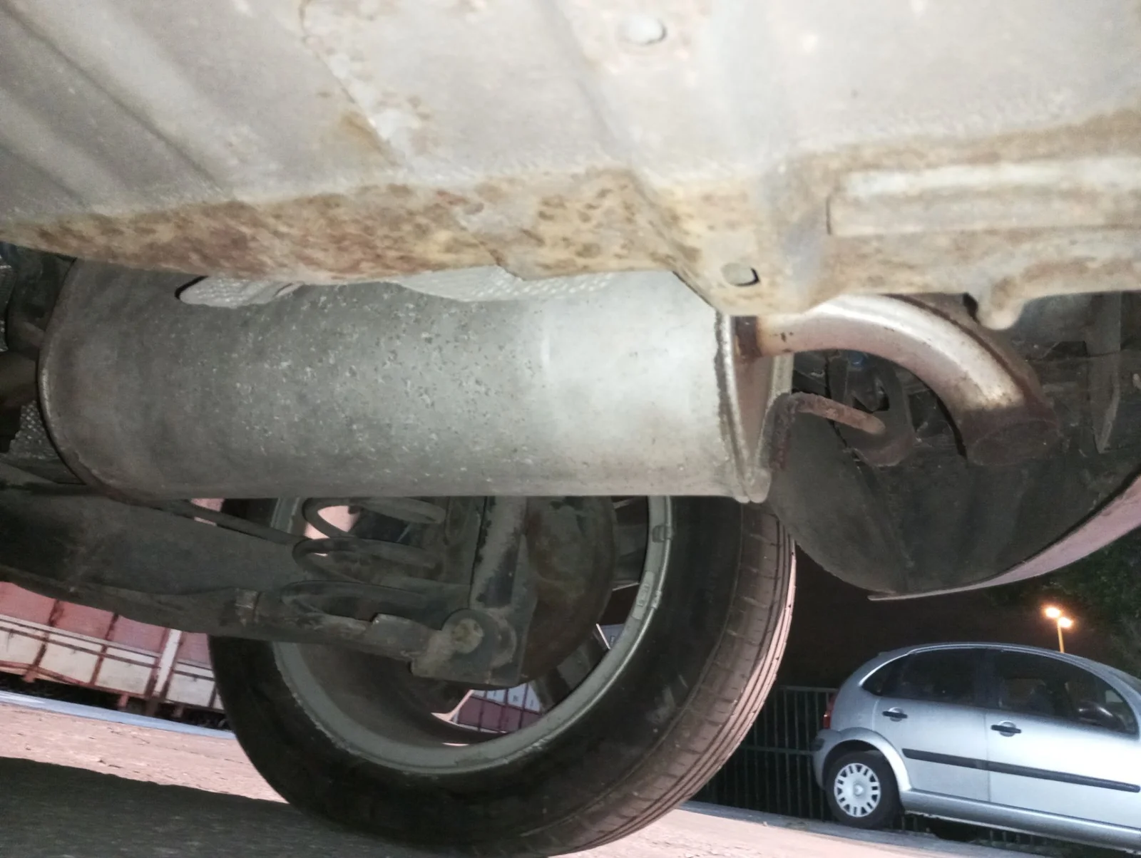Foto de SILENCIADOR TRASERO FORD FIESTA (CBK) 1.25 16V CAT (69 CV / 51 KW)