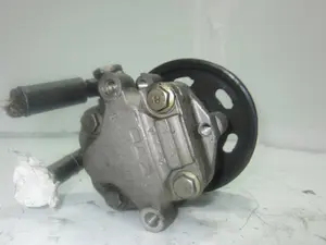Foto de BOMBA DIRECCION SKODA OCTAVIA BERLINA (1Z3) referencia 038145255B foto 3