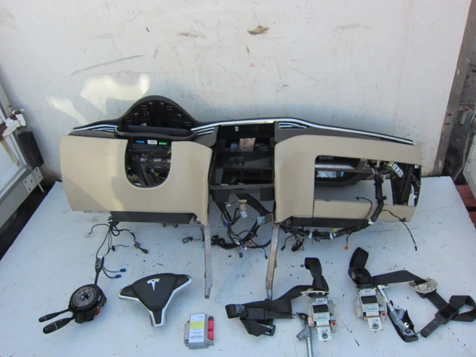 Foto de KIT AIRBAG TESLA MODEL S eléctrico 270 kW (367 CV / 270 KW)