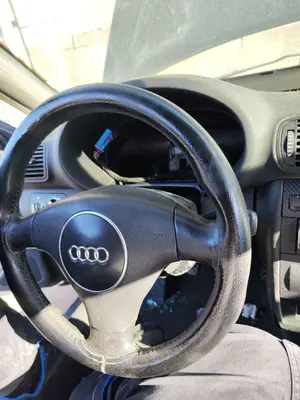Foto de VOLANTE AUDI A3 (8L) 1.6 (102 CV / 75 KW) referencia 8Z0419091D FKZ foto 3