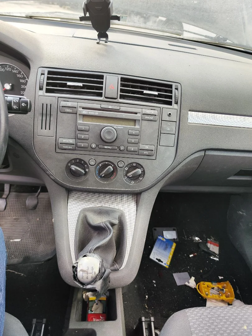 Foto de CONSOLA CENTRAL FORD FOCUS C-MAX (CAP)(2003) 1.6 TDCi CAT (109 CV / 80 KW)