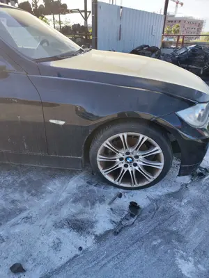 Foto de ALETA DELANTERA DERECHA BMW SERIE 3 BERLINA (E90) 2.0 16V Diesel (163 CV / 120 KW)