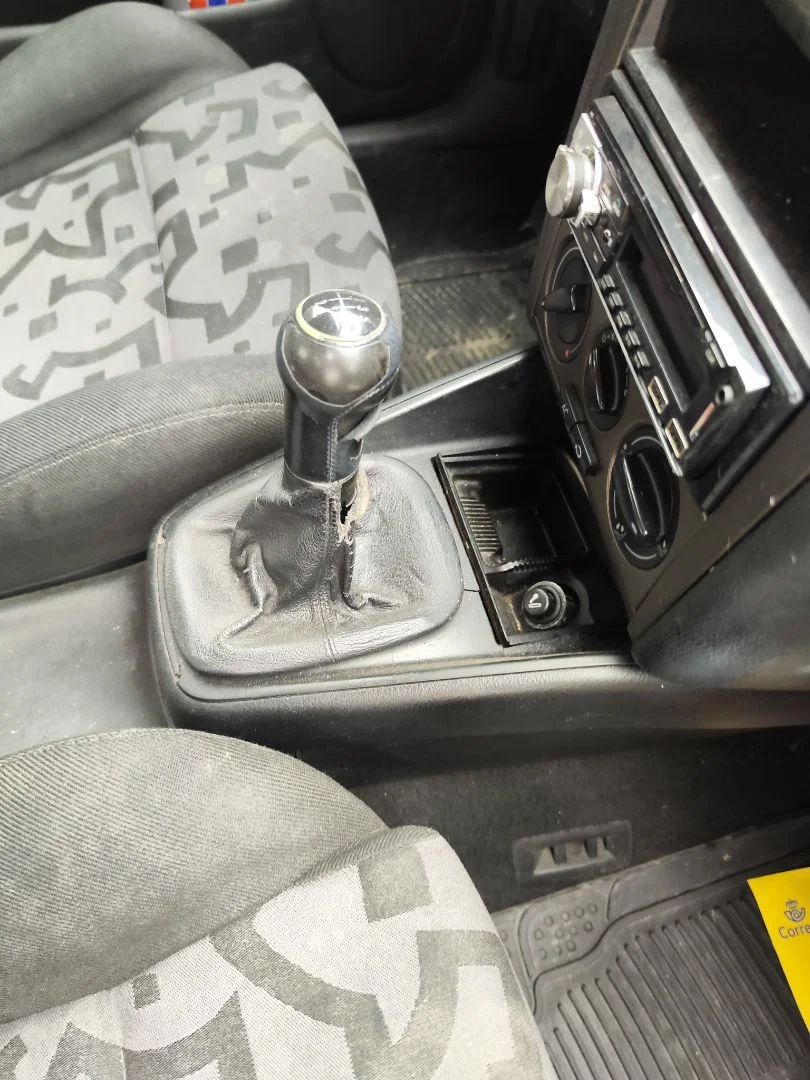 Foto de PALANCA CAMBIO VOLKSWAGEN BORA BERLINA (1J2)(1998) 1.9 TDI (110 CV / 81 KW)
