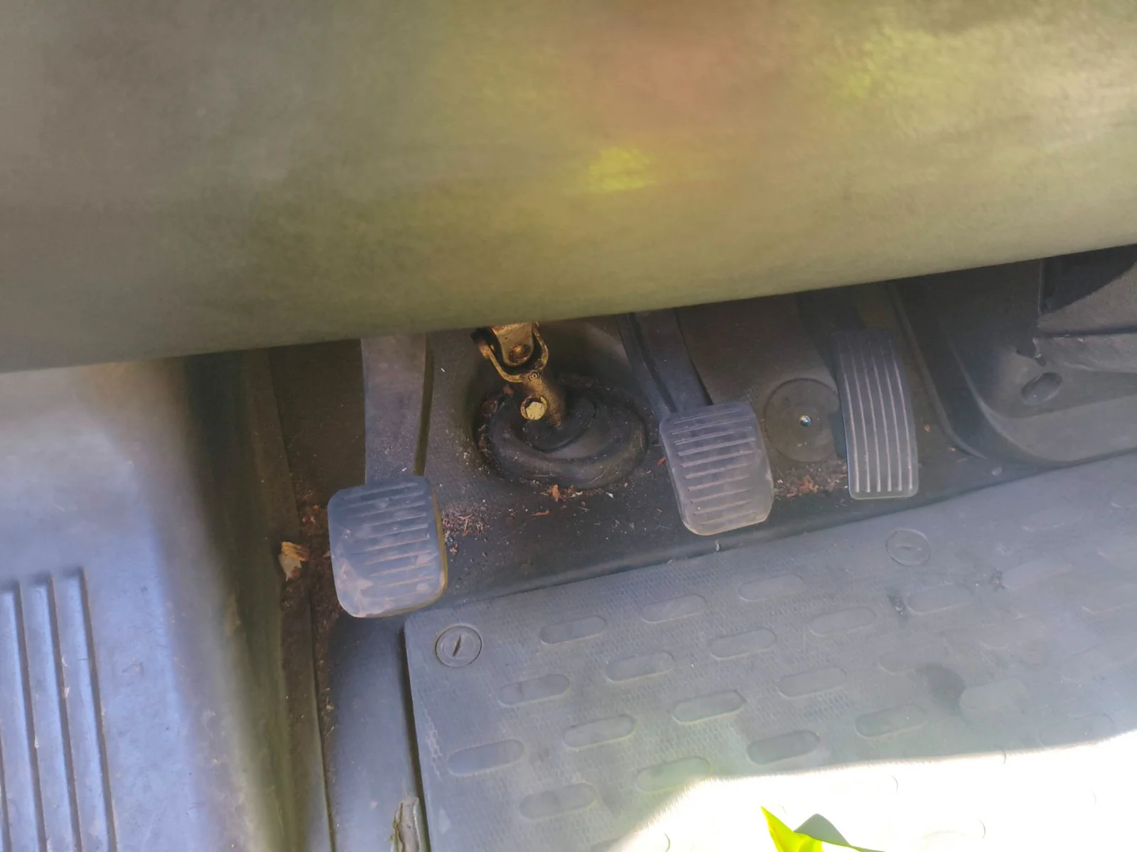 Foto de PEDAL EMBRAGUE FIAT DUCATO 3 FURGÓN 33 2.2 JTD CAT (101 CV / 74 KW)