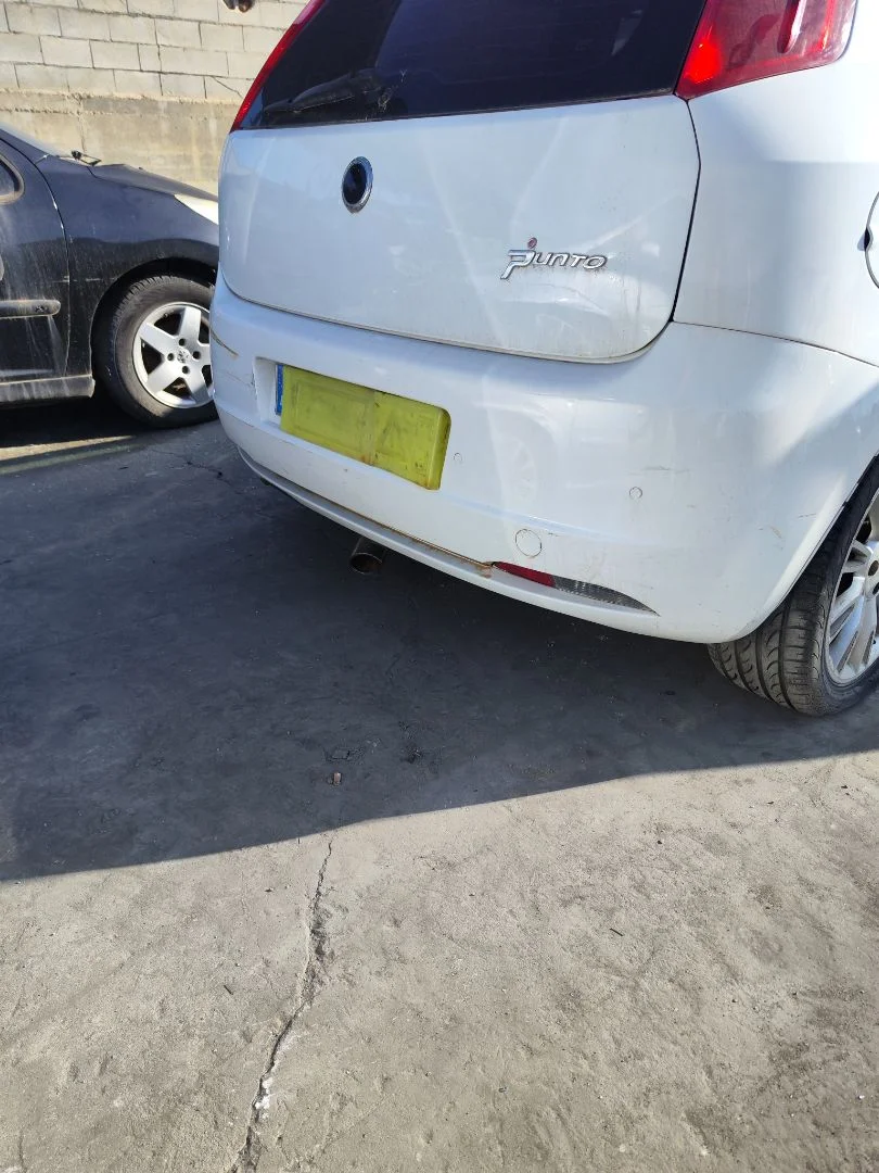 Foto de PARAGOLPES TRASERO FIAT GRANDE PUNTO (199) 1.4 (95 CV / 70 KW) referencia 0735418985