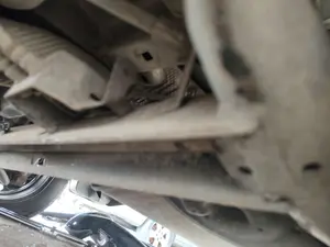 Foto de EJE TRASERO RENAULT CLIO III 1.5 dCi Diesel FAP (75 CV / 55 KW)