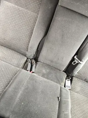 Foto de ENGANCHE CINTURON TRASERO CENTRAL OPEL ZAFIRA A 2.0 DTI (101 CV / 74 KW)