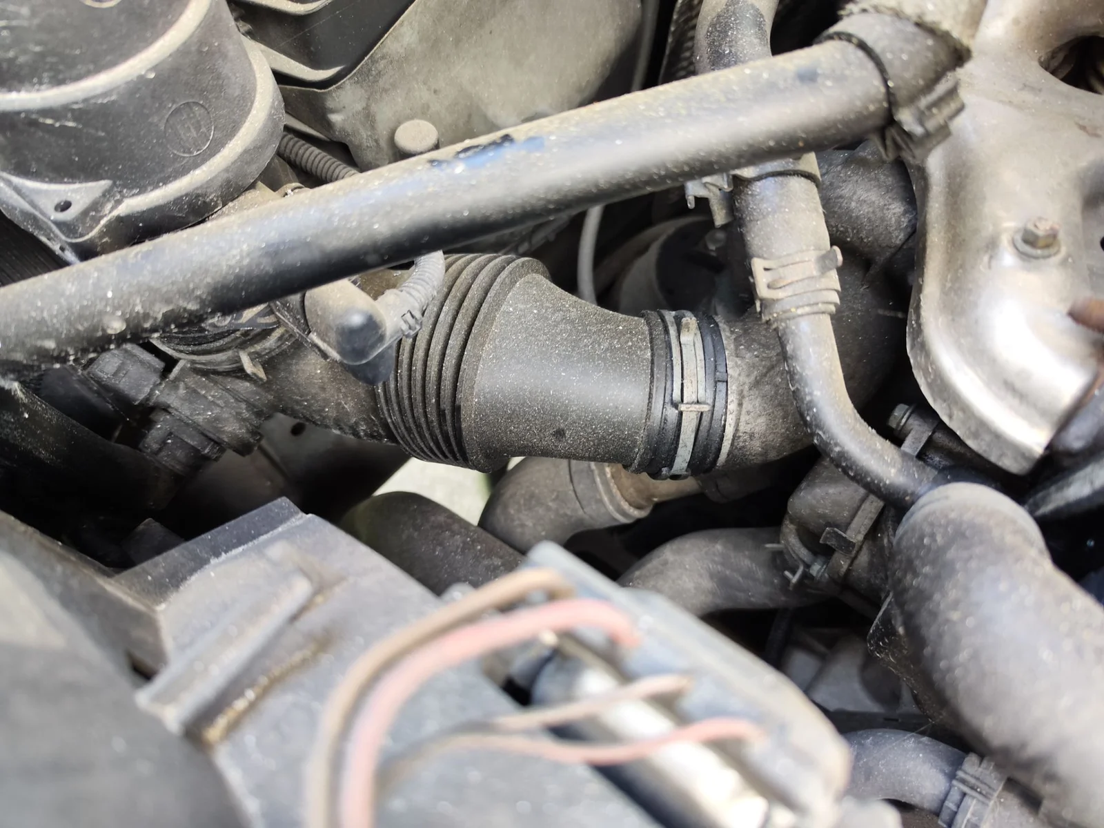 Foto de TUBO VOLKSWAGEN TOUAREG (7LA) 2.5 TDI (174 CV / 128 KW)