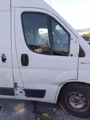 Foto de PUERTA DELANTERA DERECHA FIAT DUCATO 3 MAXI FURGÓN TS 35 (295) 2.3 JTD CAT (131 CV / 96 KW) referencia 46862839