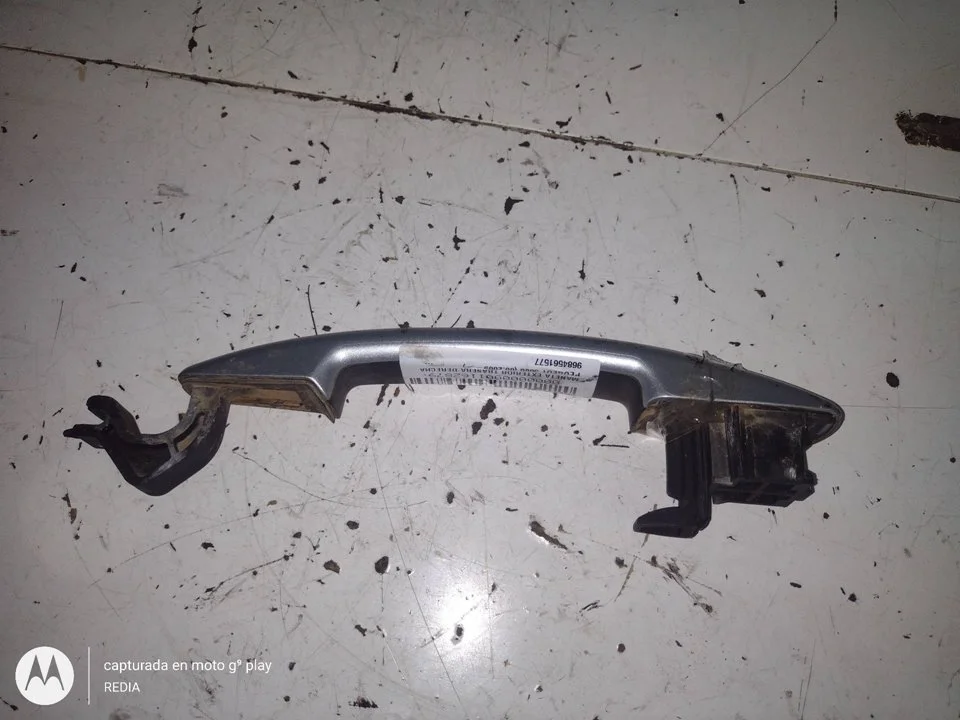 Foto de MANETA EXTERIOR TRASERA DERECHA PEUGEOT 3008 referencia 9684561577