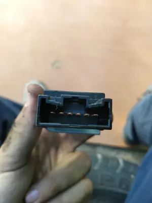 Foto de INTERRUPTOR HYUNDAI ELANTRA (XD) referencia 937302D100 foto 3