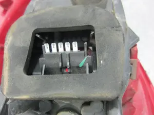 Foto de PILOTO TRASERO DERECHO OPEL CORSA D referencia 89038961A foto 5