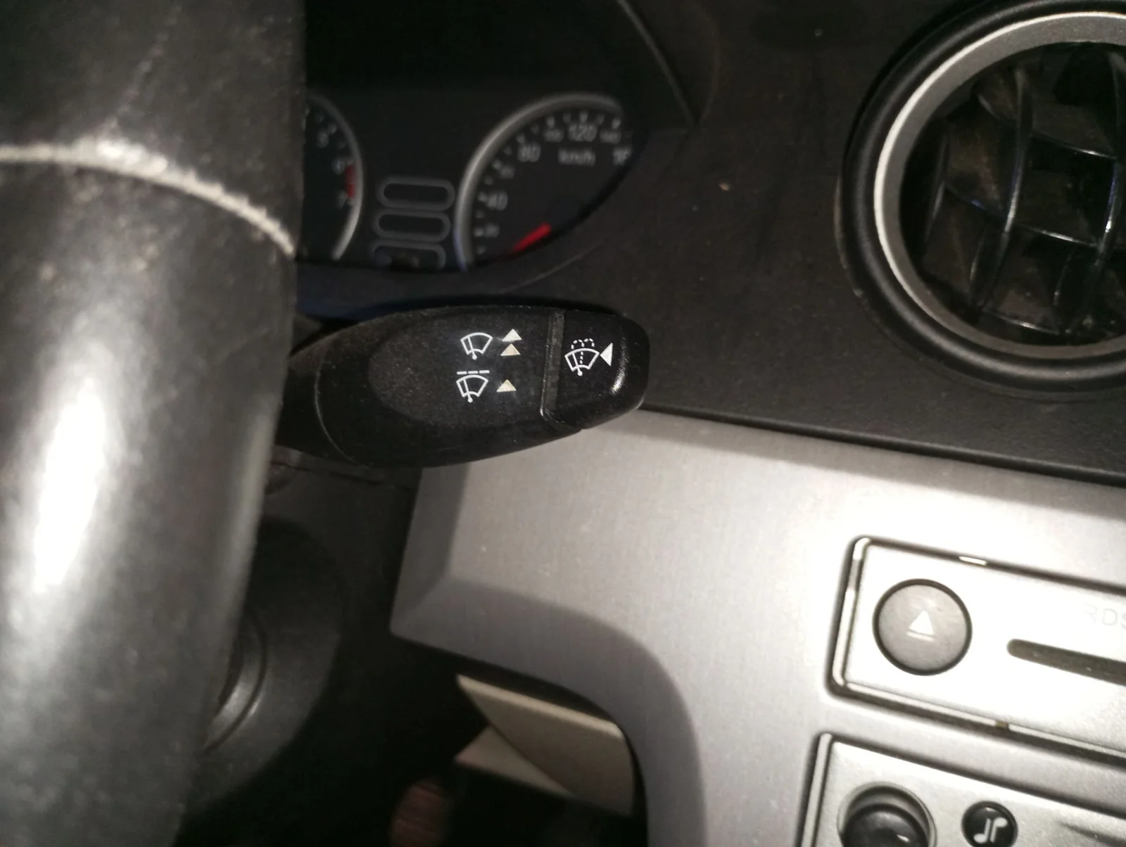 Foto de MANDO LIMPIA FORD FIESTA (CBK) 1.25 16V CAT (69 CV / 51 KW)