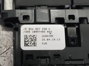Foto de INTERRUPTOR VOLKSWAGEN GOLF VII BERLINA (BQ1/BE2) 1.6 TDI (116 CV / 85 KW) referencia 5G192723E foto 2