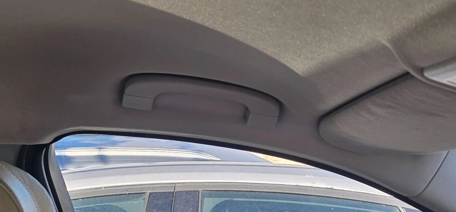 Foto de ASIDERO TECHO DELANTERO IZQUIERDO BMW SERIE 3 BERLINA (E90) 2.0 CAT (129 CV / 95 KW)