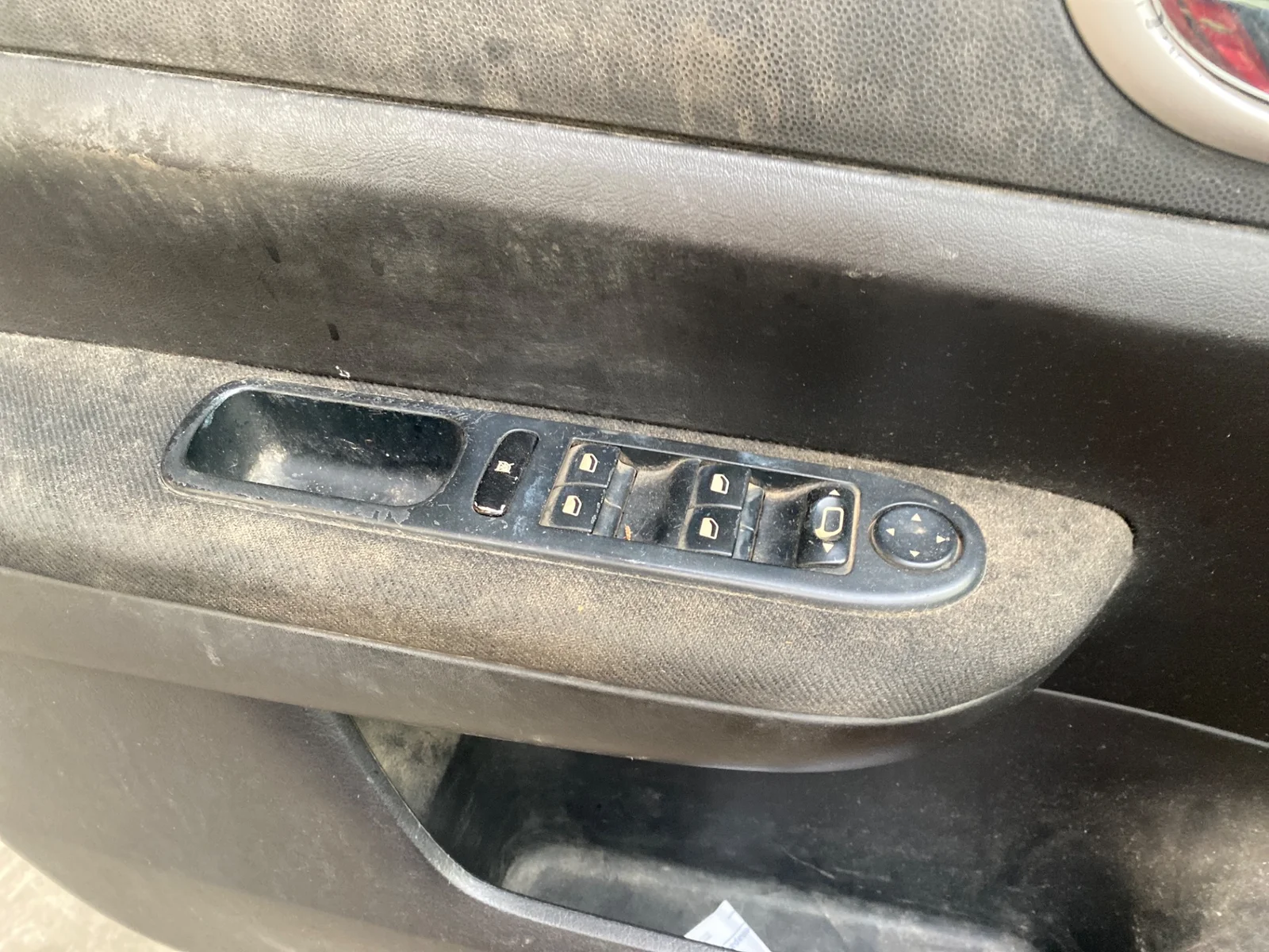 Foto de MANDO ELEVALUNAS DELANTERO IZQUIERDO PEUGEOT 307 BREAK / SW (S1)(04.2002) 2.0 16V HDi FAP CAT (RHR / DW10BTED4) (136 CV / 100 KW)