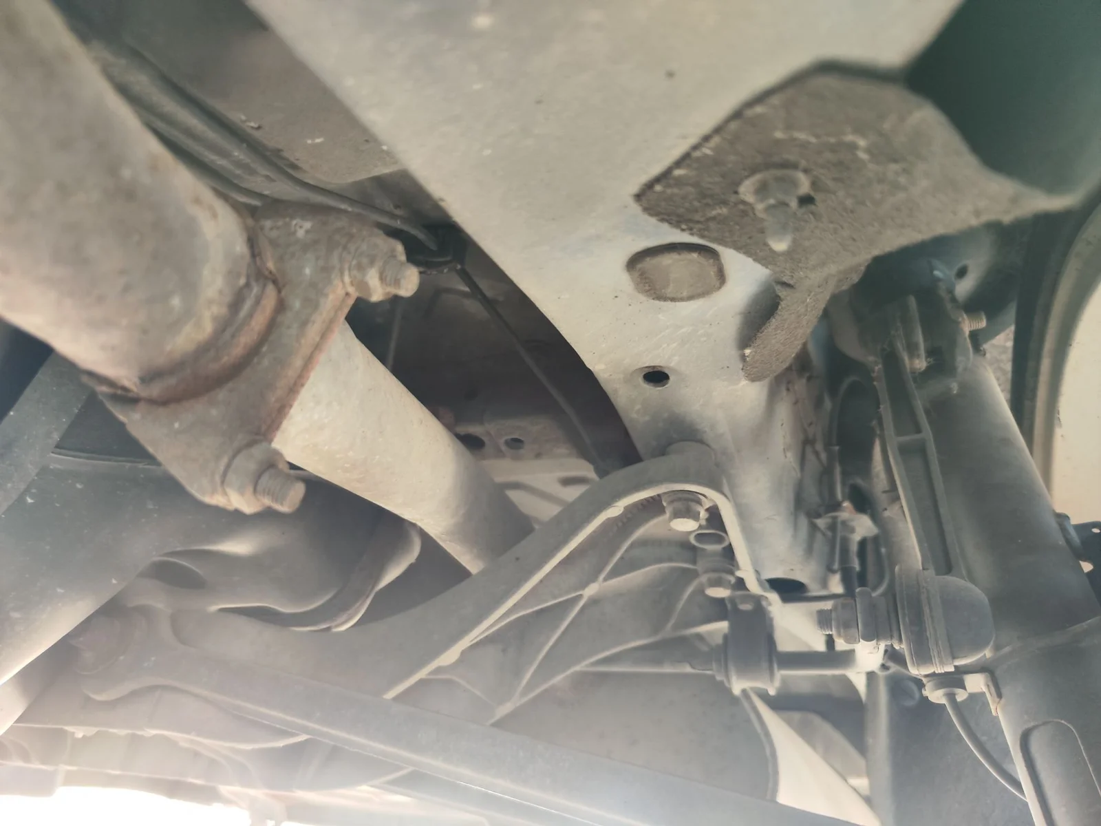 Foto de BIELETA ESTABILIZADORA TRASERA IZQUIERDA ALFA ROMEO 156 SPORTWAGON 2.4 JTD CAT (175 CV / 129 KW) referencia 0009949652