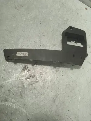 Foto de MOLDURA HONDA FES /SH /SES /DYLAN /PS   125 125 cm3 - 10 kW G-CAT (14 CV / 10 KW) referencia 81133-KTZ-D000