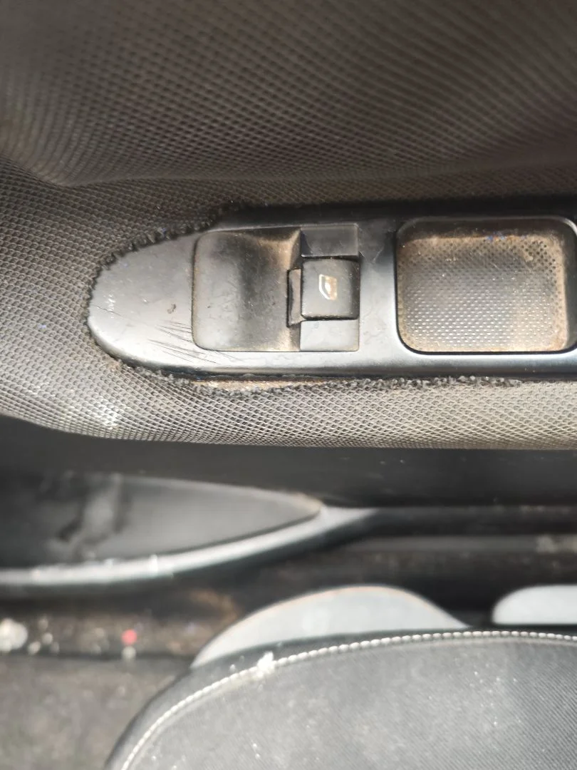 Foto de MANDO ELEVALUNAS DELANTERO DERECHO PEUGEOT 207 CC CABRIO-COUPÉ 1.6 16V (120 CV / 88 KW)