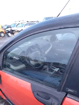 Foto de LUNA DELANTERA IZQUIERDA SMART FORFOUR 1.5 CDI CAT (68 CV / 50 KW)