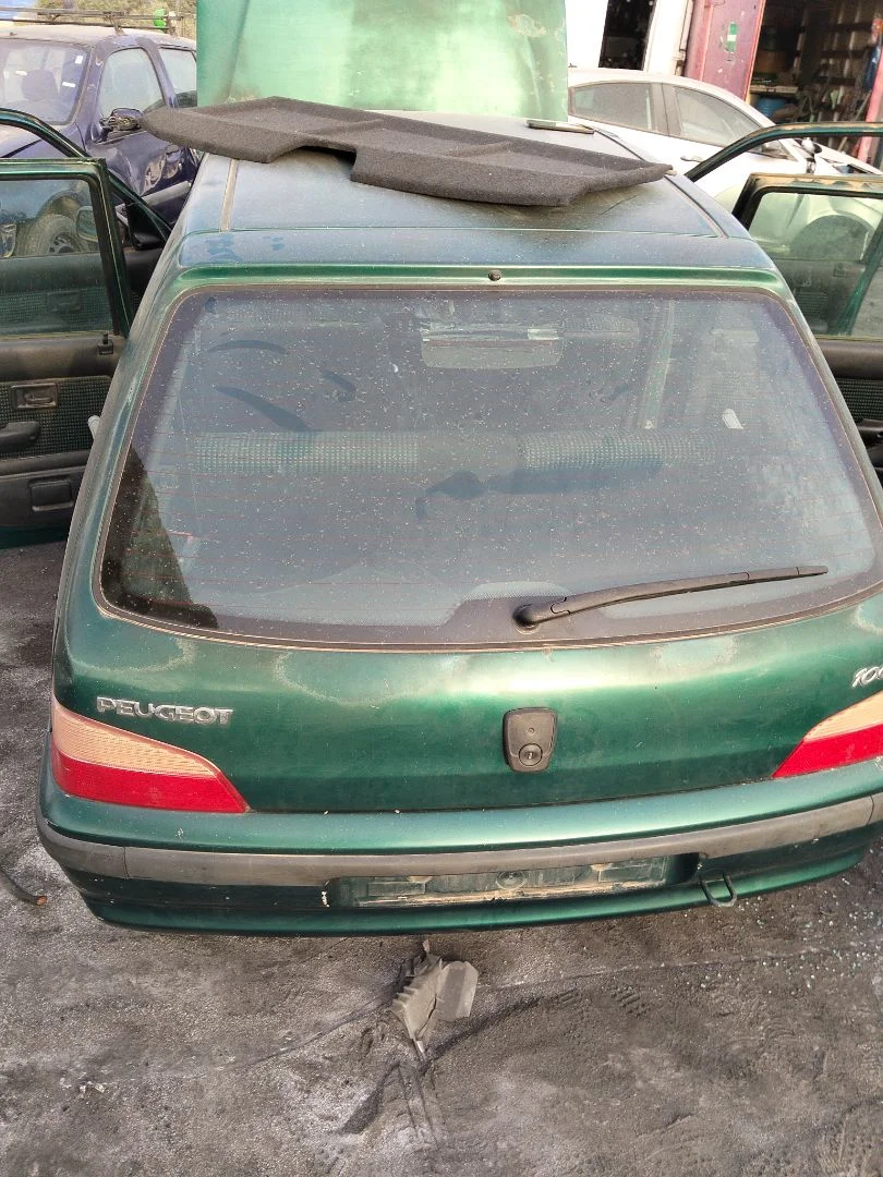 Foto de PORTON TRASERO PEUGEOT 106 (S2) 1.1 (60 CV / 44 KW)