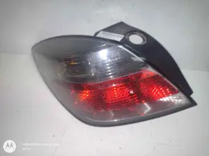 Foto de PILOTO TRASERO IZQUIERDO OPEL ASTRA H GTC 1.6 16V (105 CV / 77 KW) referencia 24451832