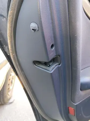 Foto de CERRADURA PUERTA TRASERA IZQUIERDA AUDI A4 BERLINA (8E) 1.9 TDI (131 CV / 96 KW) referencia 8E0839016C