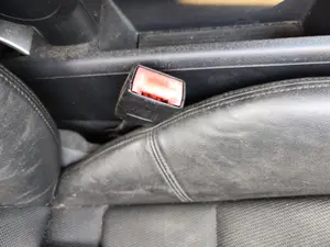 Foto de PRETENSOR AIRBAG DERECHO AUDI A4 AVANT (8E) 3.0 V6 24V TDI (233 CV / 171 KW)