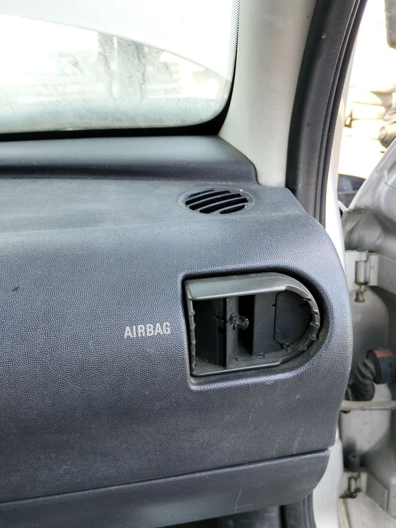 Foto de AIRBAG DELANTERO DERECHO OPEL CORSA C 1.2 16V CAT (Z 12 XE / LW4) (75 CV / 55 KW)