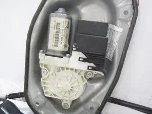 Foto de ELEVALUNAS TRASERO DERECHO VOLKSWAGEN GOLF V (1K1)(10.2003) 2.0 TDI (140 CV / 103 KW) referencia 1K5839462 foto 2