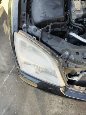Foto de FARO DERECHO OPEL VECTRA C BERLINA 2.2 16V DTI CAT (Y 22 DTR / L50) (125 CV / 92 KW) referencia 93171429 foto 2