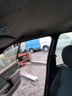 Foto de ASIDERO TECHO DELANTERO DERECHO PEUGEOT 106 (S2) 1.1  (60 CV / 44 KW)