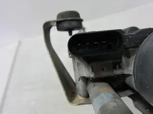 Foto de MOTOR LIMPIA DELANTERO VOLKSWAGEN GOLF IV BERLINA (1J1)(10.1997) referencia 1137328650 foto 4