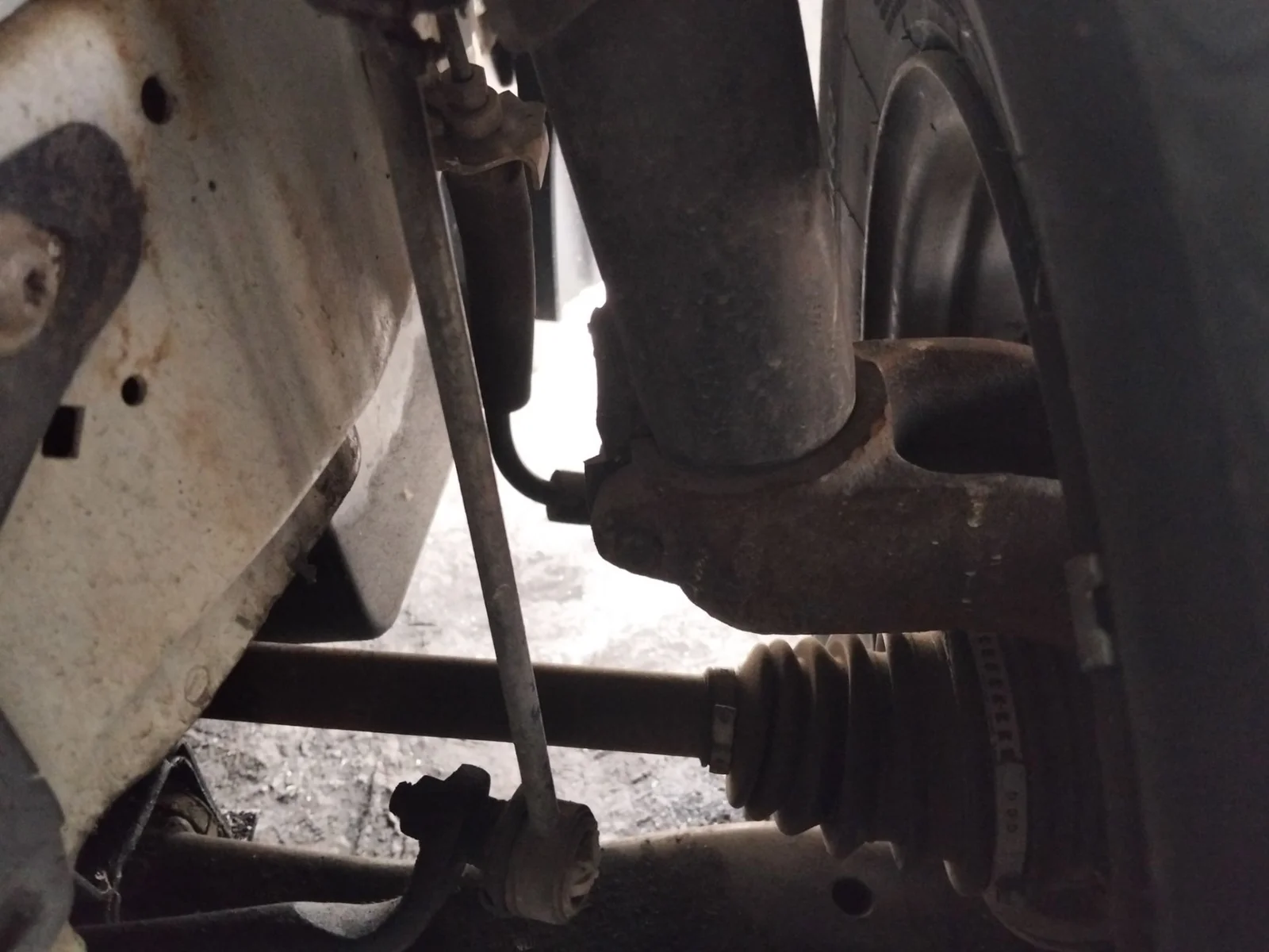 Foto de BIELETA ESTABILIZADORA DELANTERA DERECHA FORD TRANSIT CONNECT (TC7) 1.8 TDCi CAT (110 CV / 81 KW) referencia 1525372