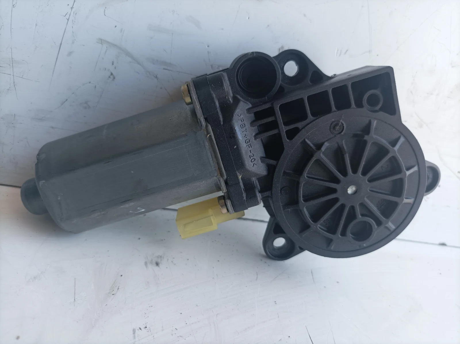 Foto de MOTOR ELEVALUNAS DELANTERO DERECHO FORD FUSION (CBK) 1.4 TDCi CAT (68 CV / 50 KW) referencia 0130821939