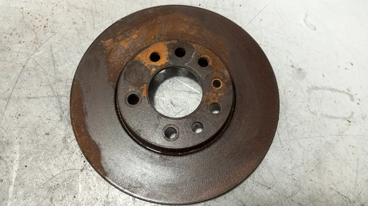Foto de DISCO DE FRENO DELANTERO DERECHO OPEL ASTRA H BERLINA 1.6 16V (105 CV / 77 KW) referencia 569007