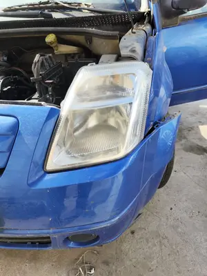 Foto de FARO IZQUIERDO CITROEN C2 1.1  (60 CV / 44 KW)