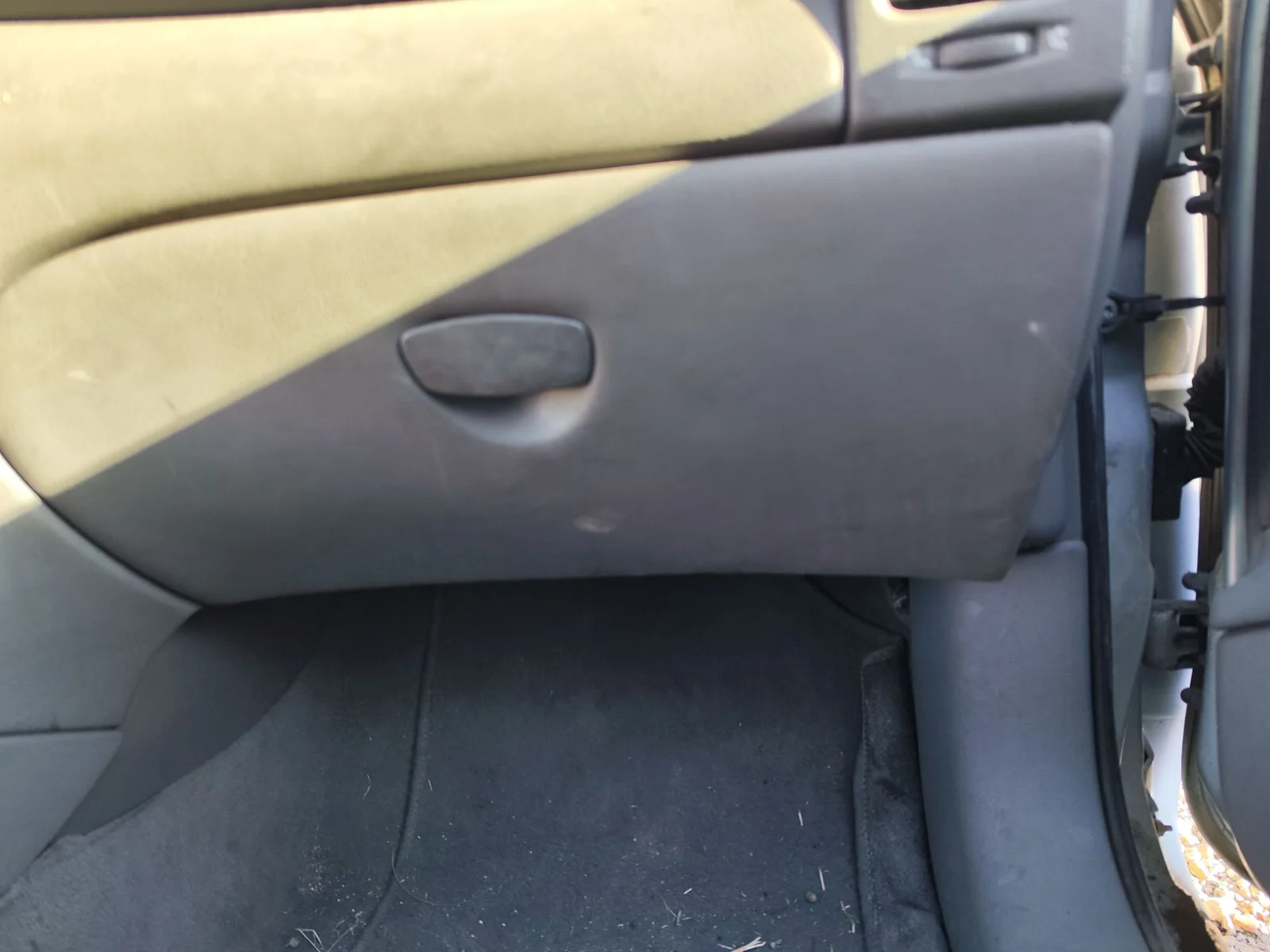 Foto de GUANTERA RENAULT LAGUNA II (BG0) 1.8 CAT (120 CV / 88 KW)