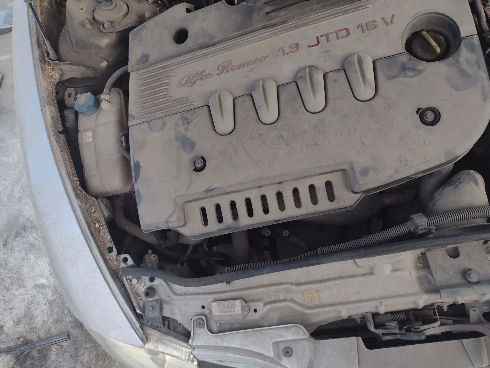 Foto de CONDENSADOR / RADIADOR AIRE ACONDICIONADO ALFA ROMEO GT (125) 1.9 JTD (M) 16V CAT (150 CV / 110 KW)