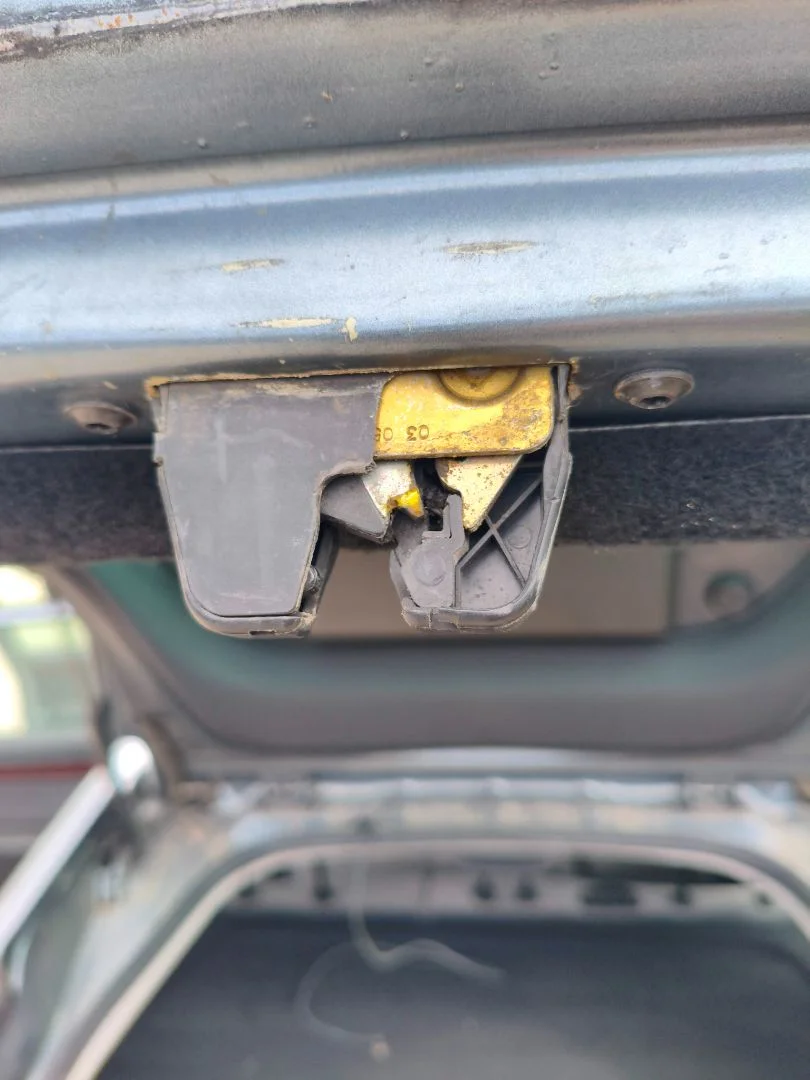 Foto de CERRADURA MALETERO / PORTON PEUGEOT 407 SW 2.0 16V HDi FAP CAT (RHR / DW10BTED4) (136 CV / 100 KW)