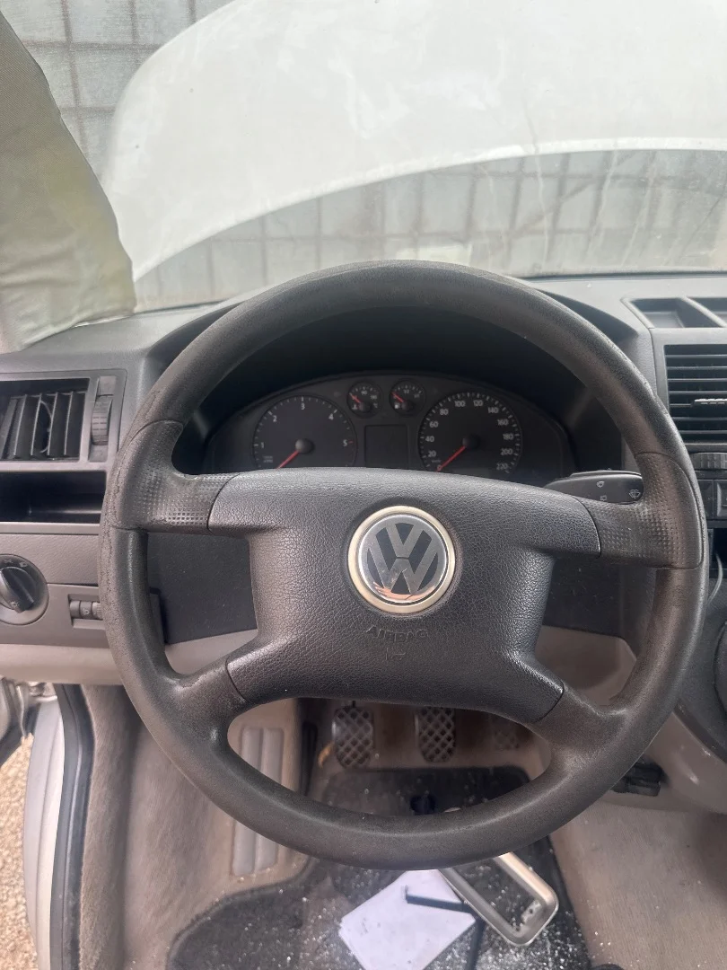 Foto de VOLANTE VOLKSWAGEN T5 TRANSPORTER BUS (7H) 2.5 TDI (131 CV / 96 KW) referencia 7H5898201A