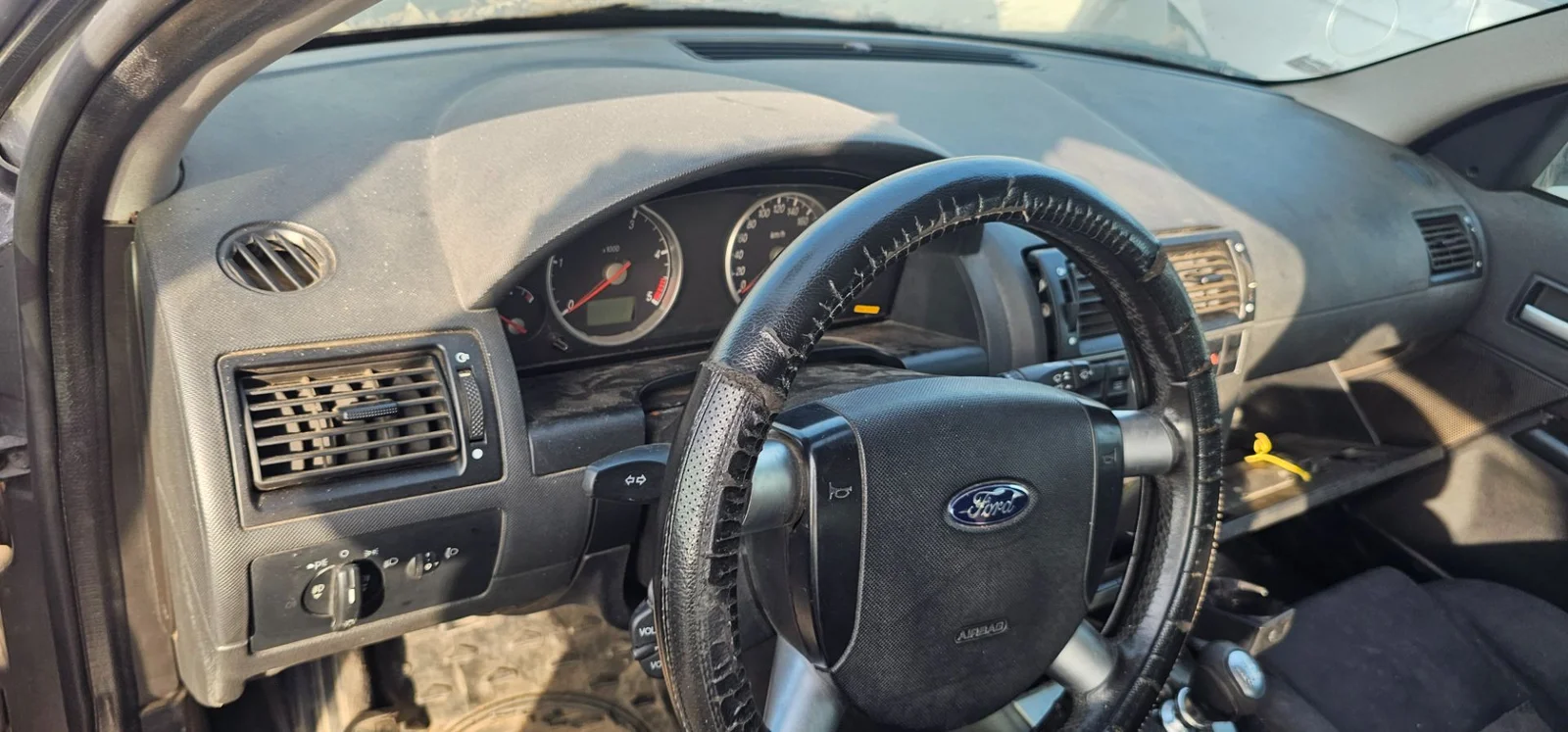 Foto de SALPICADERO FORD MONDEO BERLINA (GE) 2.0 16V DI TD CAT (116 CV / 85 KW) referencia 1255634