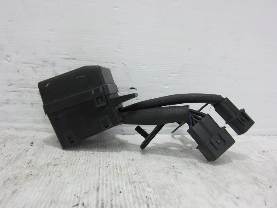 Foto de CAJA RELES / FUSIBLES MITSUBISHI 3000 GT (Z10) 3.0 Biturbo (286 CV / 210 KW)